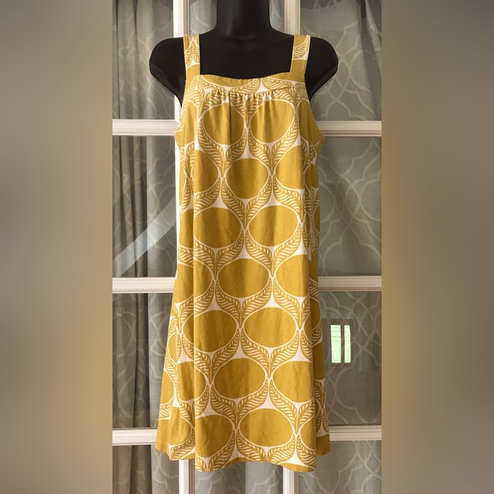 Winter Water Factory dress size S in floral or fruit pattern in VGUC
